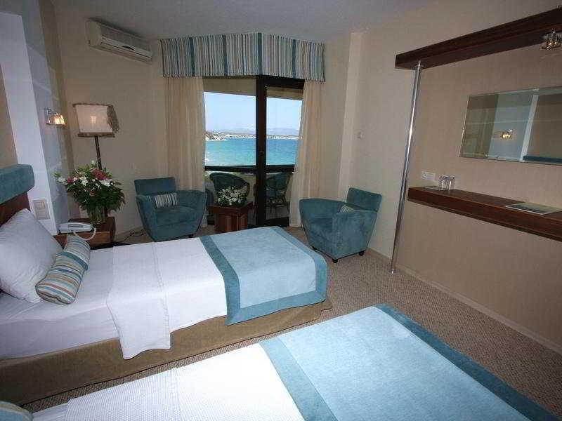 Babaylon Hotel Çeşme Esterno foto
