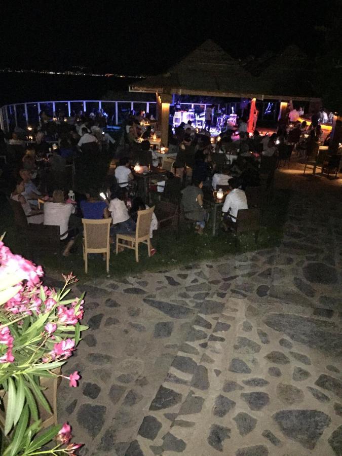 Babaylon Hotel Çeşme Esterno foto