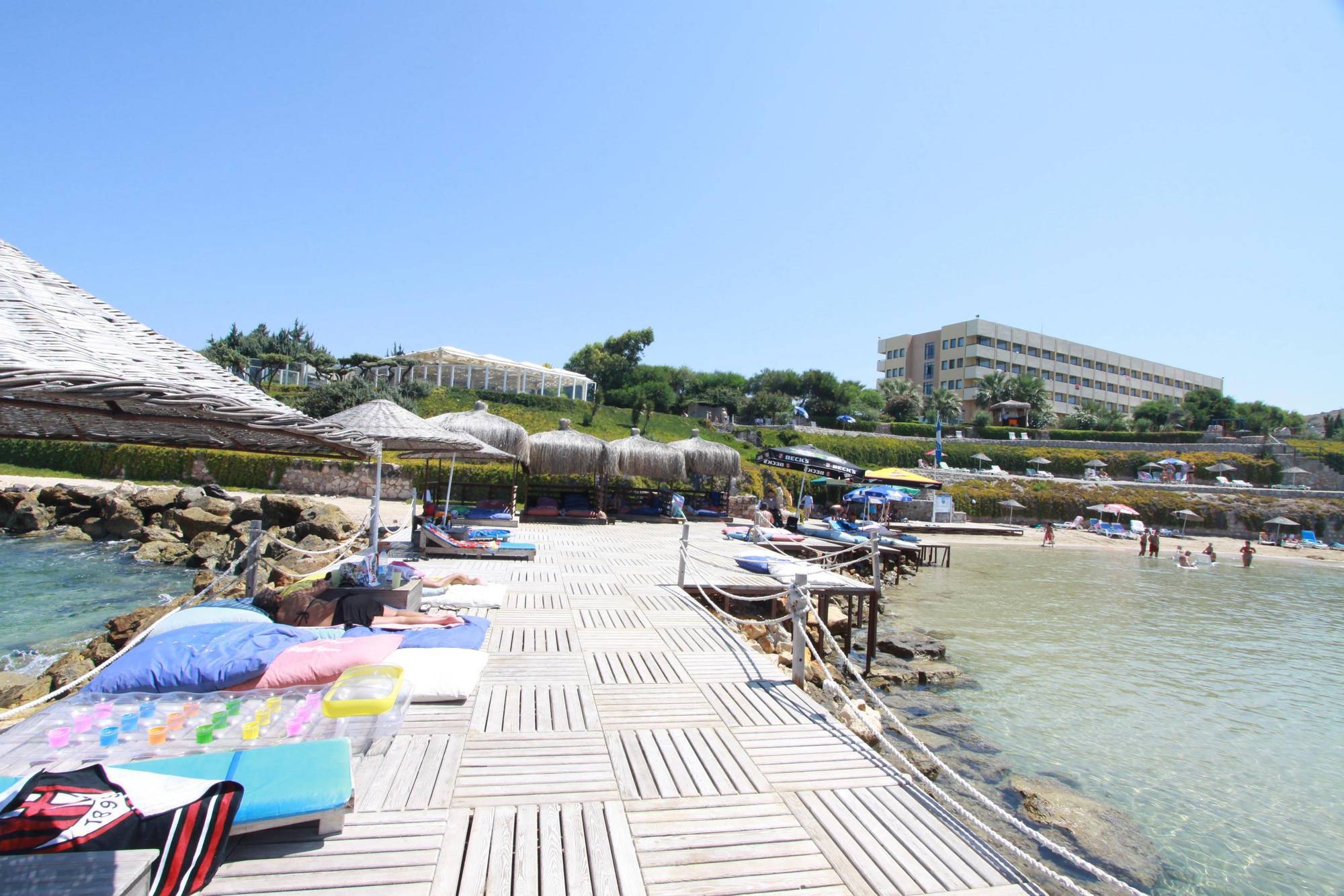 Babaylon Hotel Çeşme Esterno foto