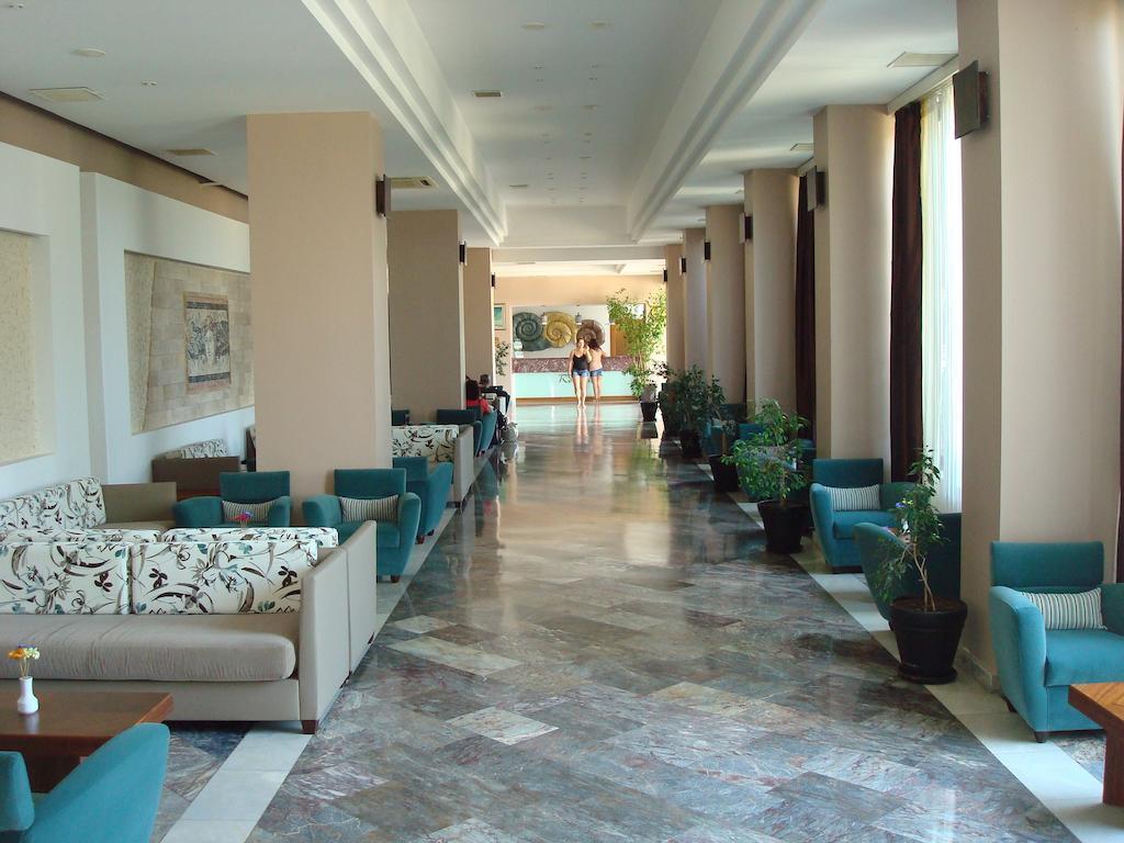 Babaylon Hotel Çeşme Esterno foto