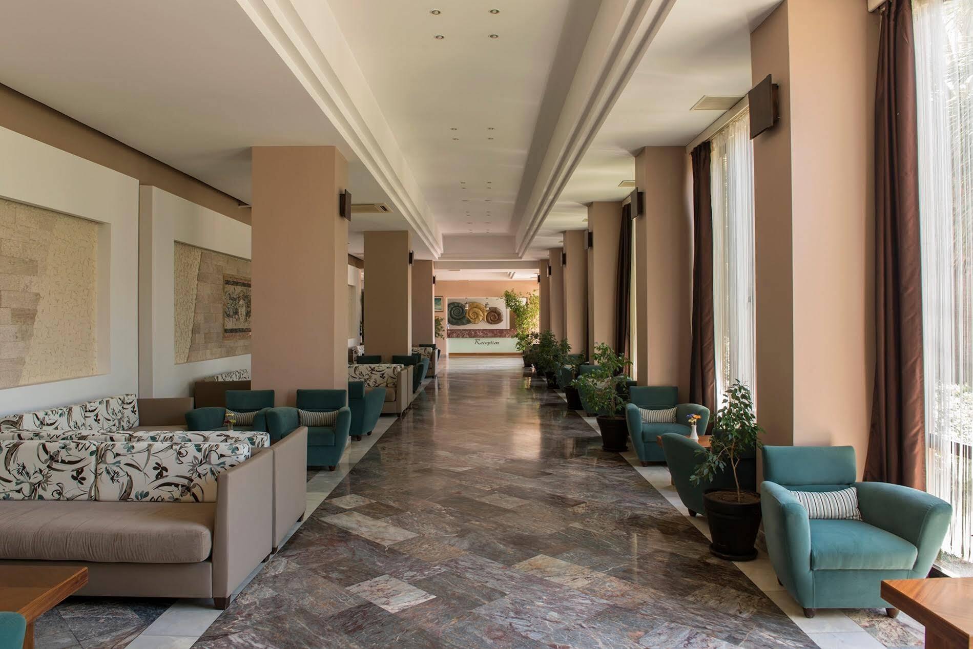 Babaylon Hotel Çeşme Esterno foto